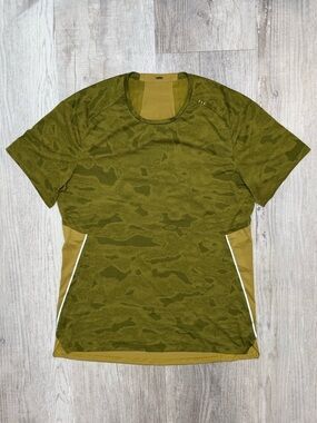 Lululemon Fast and Free Men’s Shirt Chroma Camo Auric Gold Juniper Green Size M